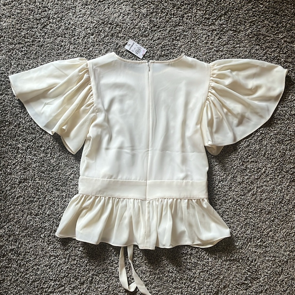 BRAND NEW Express Beige Ruffled Top Size S - Picture 2 of 3